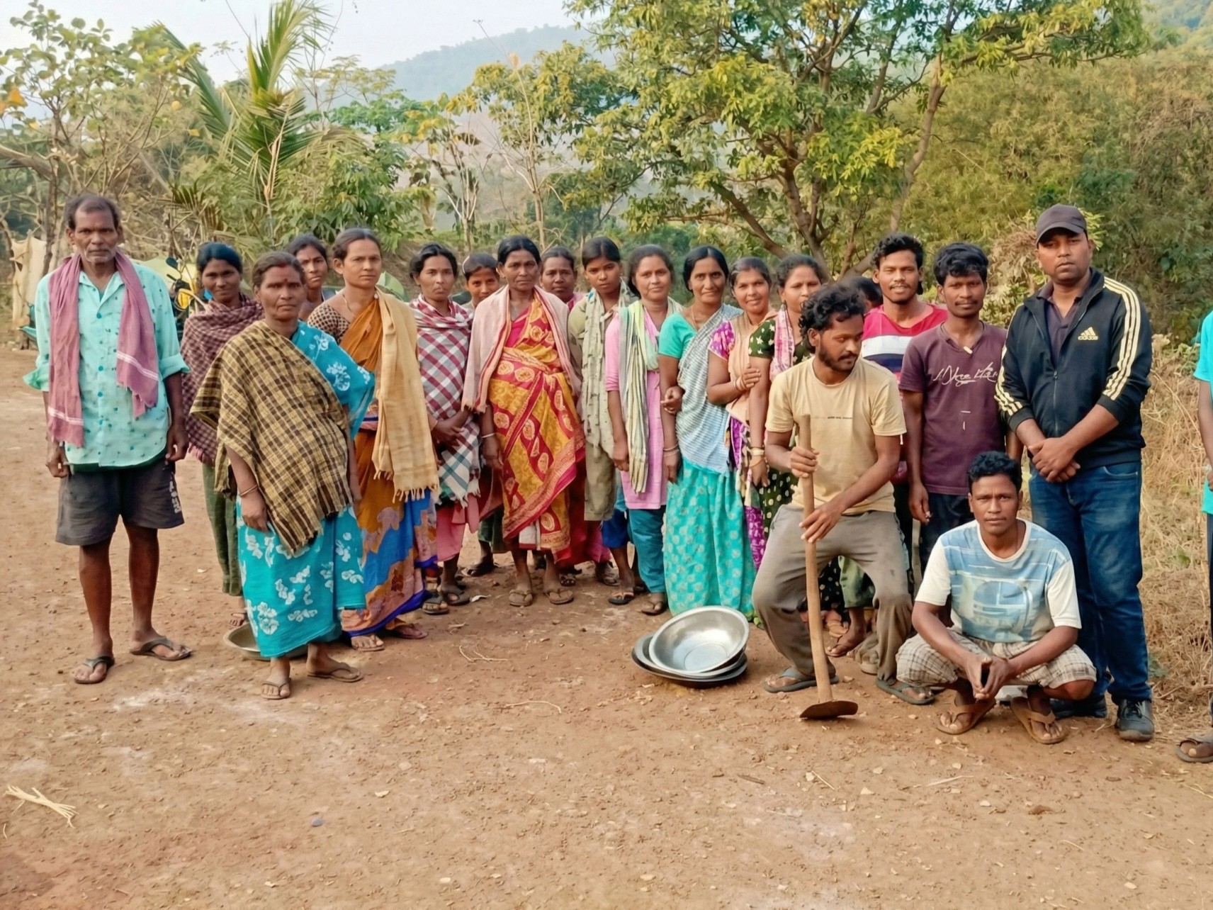 మాకు డ్రైనేజీ కావాలని నిరసన