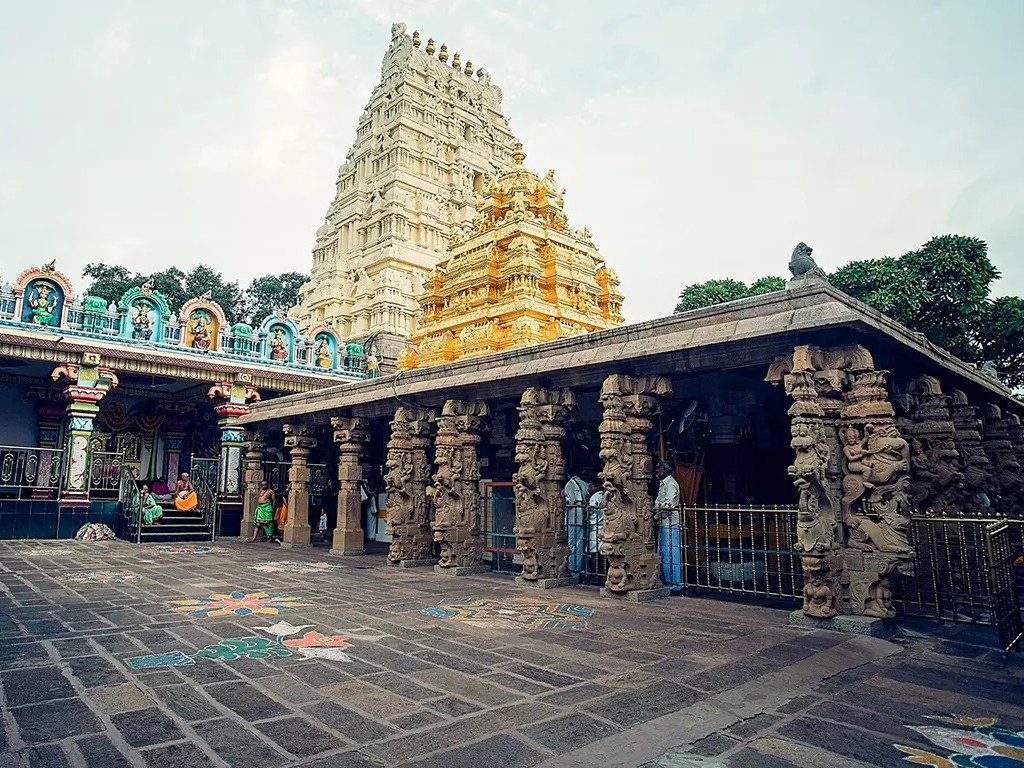 శ్రీశైలం వెళ్లే భక్తులకు ముఖ్య గమనిక