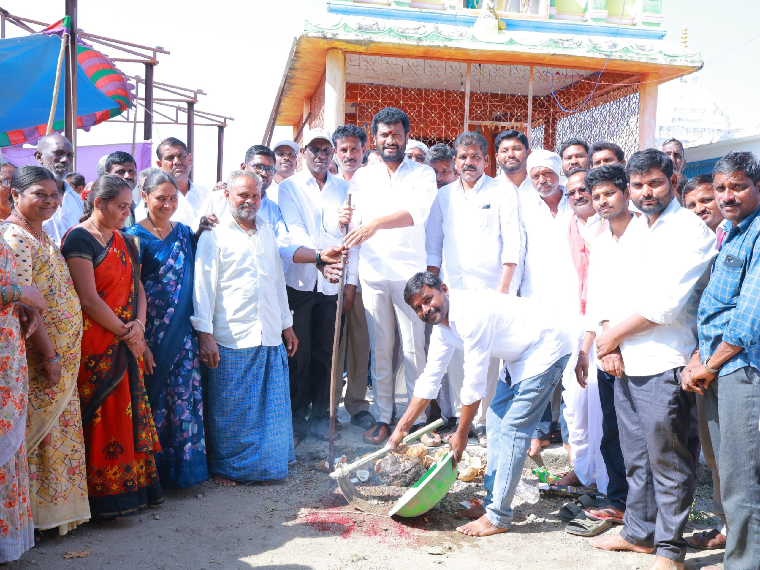 నేరడిగొండలో పర్యటించిన ఎమ్మెల్యే