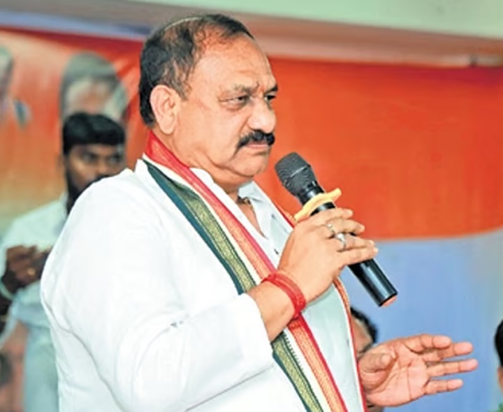 డీసీసీలకు టీపీసీసీ చీఫ్ మహేష్ వార్నింగ్!