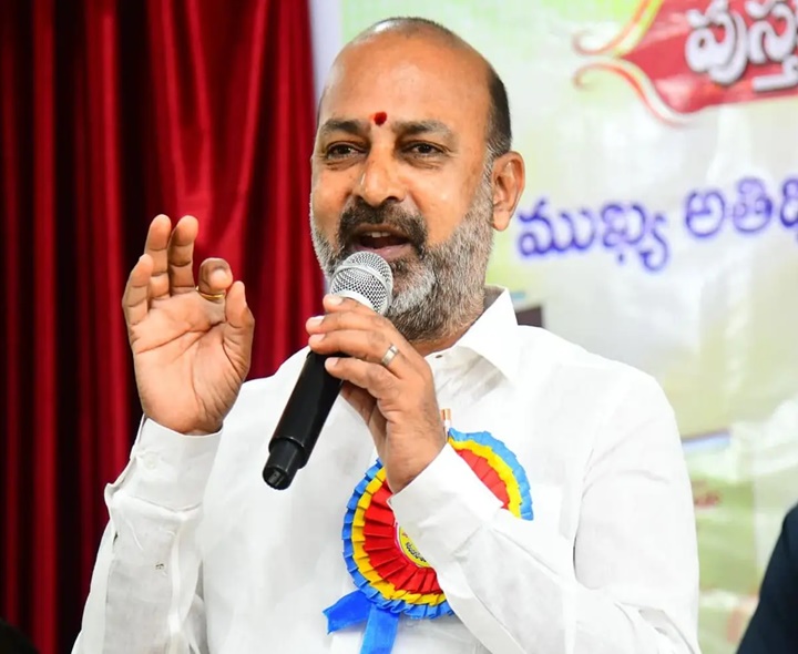 పాలమూరు ప్రాజెక్టు పేరుతో దోపిడీ: బండి సంజయ్