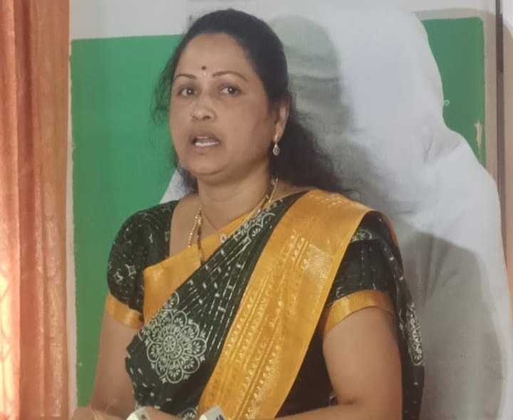 అందరి సహకారంతో మండల అభివృద్ధికి కృషి: MPDO