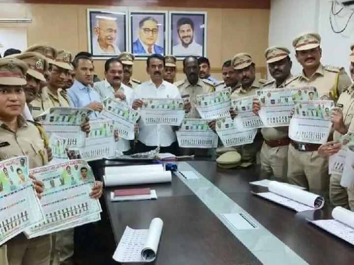 ఎక్సైజ్ గెజిటెడ్ అధికారుల క్యాలెండర్ ఆవిష్కరించిన మంత్రి