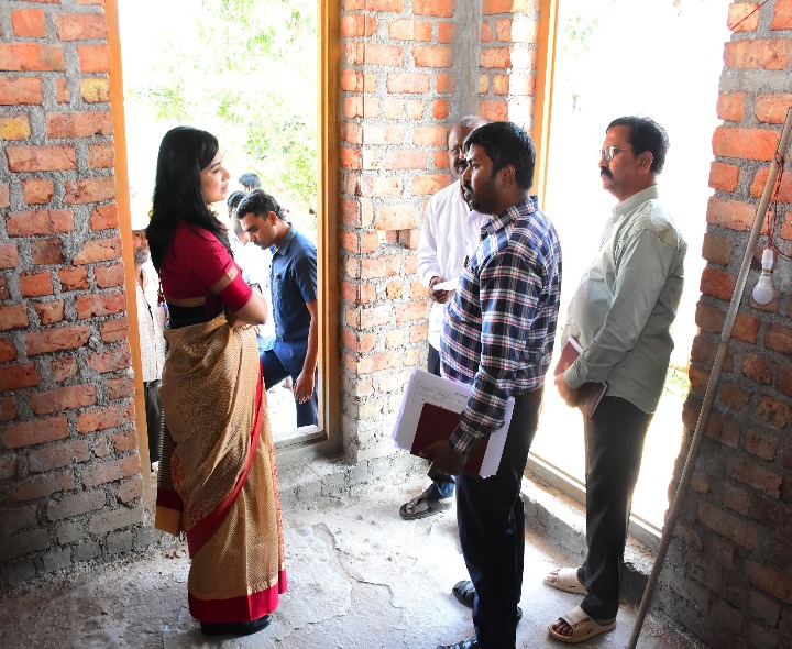 ‘ఇందిరమ్మ ఇండ్లు త్వరితగతిన పూర్తి చేయాలి’