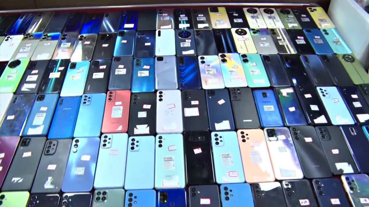 1,039 సెల్‌ఫోన్లు రికవరీ చేసిన పోలీసులు