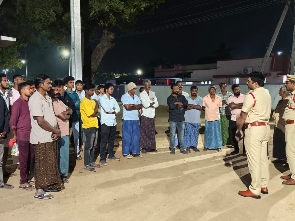 నేరాల నియంత్రణ పై ప్రజలకు అవగాహన కార్యక్రమం