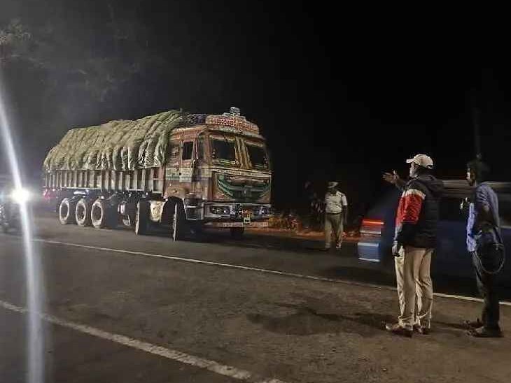 చిన్న అవుటపల్లి నుంచి హైదరాబాద్ వైపు ట్రాఫిక్ మళ్లింపు