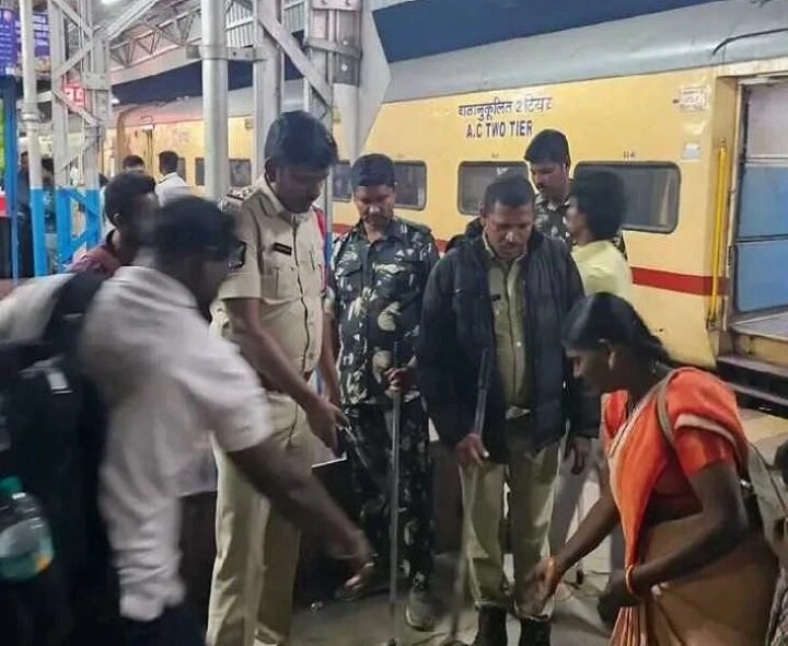 రైల్వే స్టేషన్‌లో ముమ్మరంగా తనిఖీలు..!