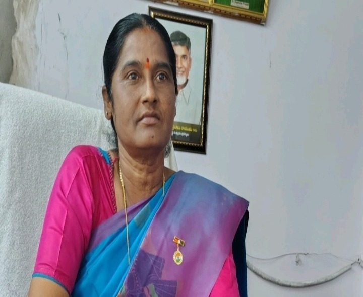 వేపాడలో నేడు పాస్ పుస్తకాలు పంపిణీ: MRO