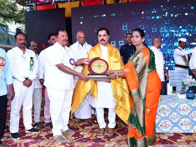 విద్యకు ప్రభుత్వం పెద్దపీట: ఎమ్మెల్యే