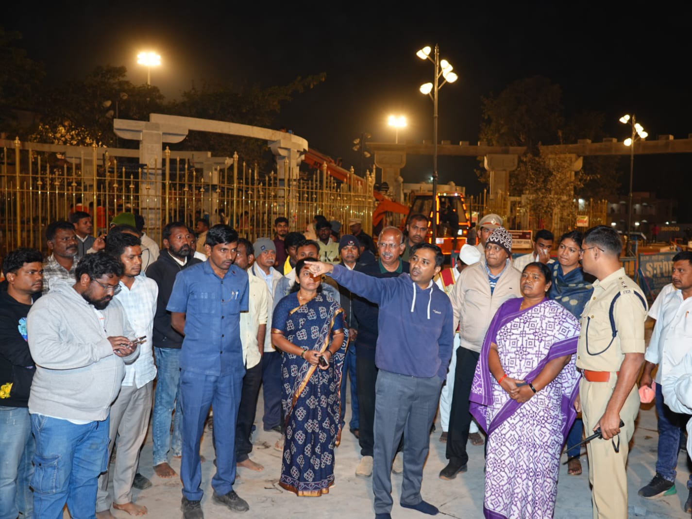 పనులు త్వరగా పూర్తి చేయాలి: మంత్రి