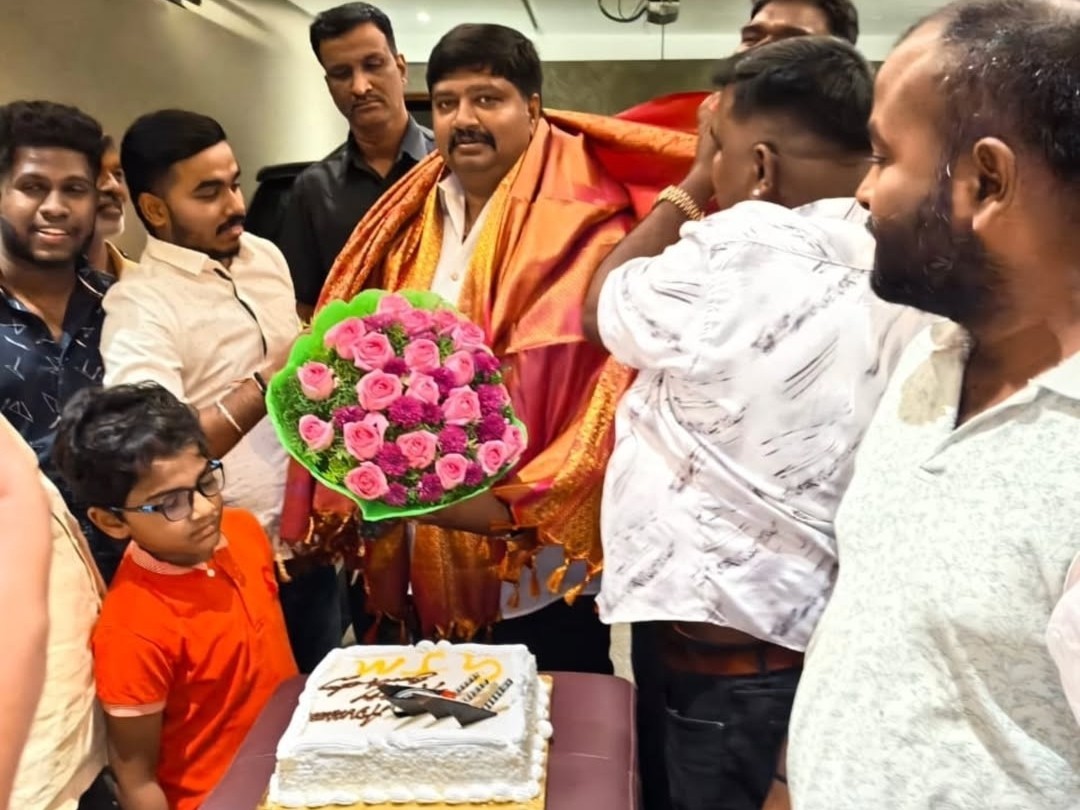 బెంగళూరులో ఎమ్మెల్యే ముందస్తు జన్మదిన వేడుకలు