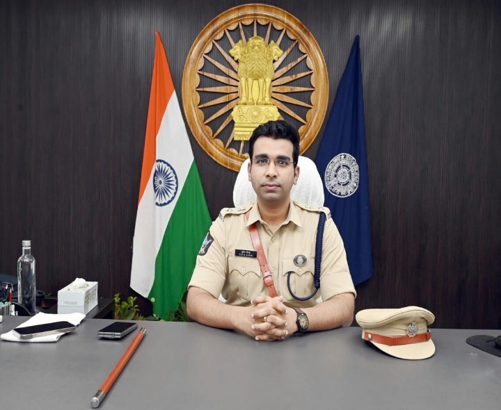 ‘దృష్టి మళ్లించి చోరీలకు పాల్పడే ముఠాలు తిరుగుతున్నాయి’