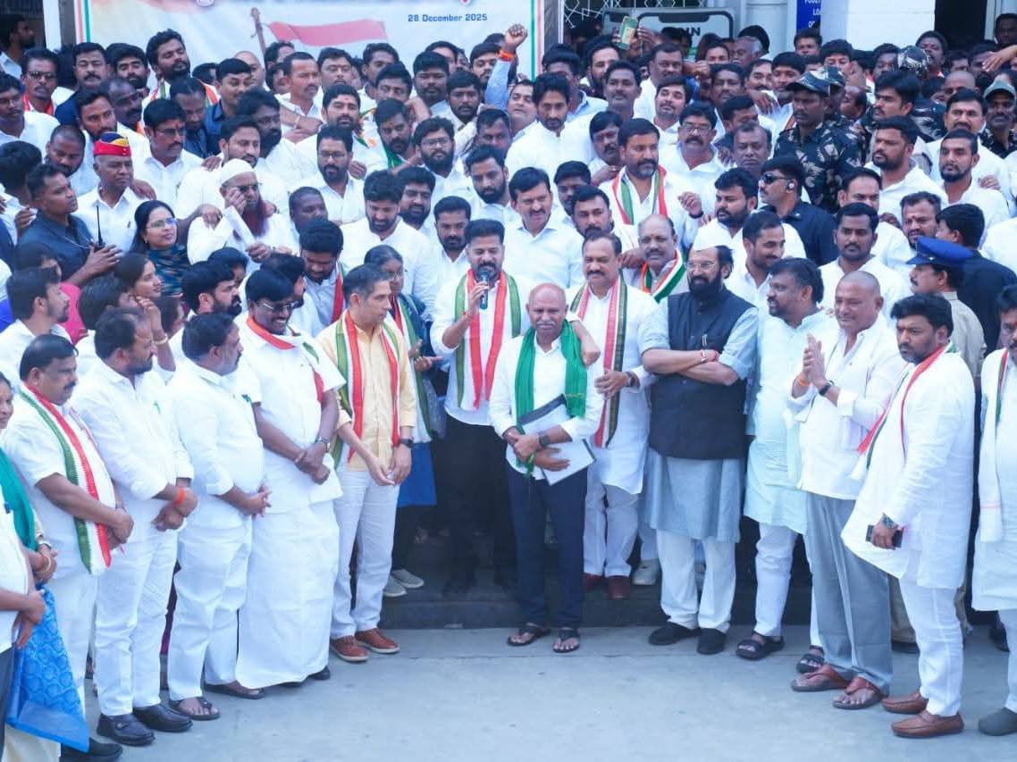 ఆదివాసీ కమిటీ ఛైర్మన్‌గా ప్రమాణస్వీకారం