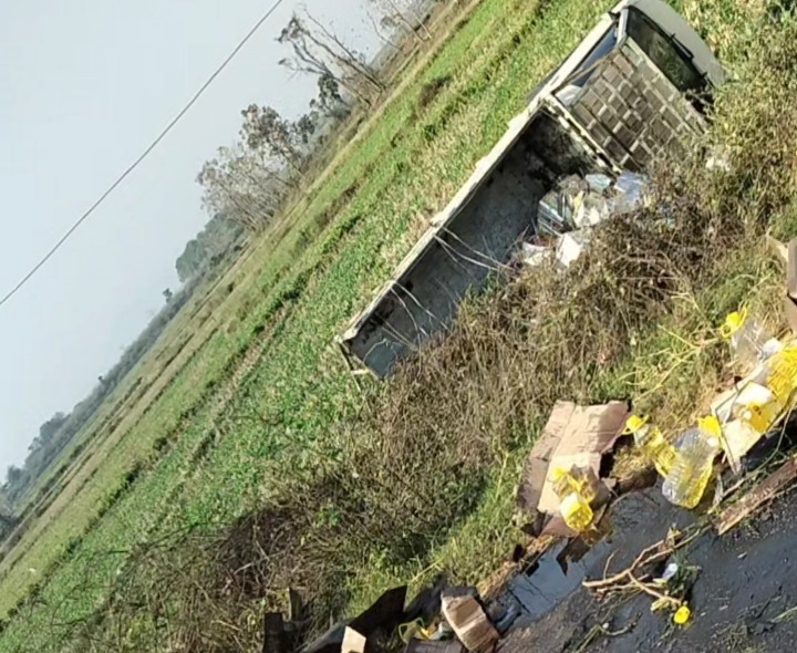 కాసాపేట‌లో లారీ, వ్యాన్ ఢీ.. తప్పిన ప్రమాదం