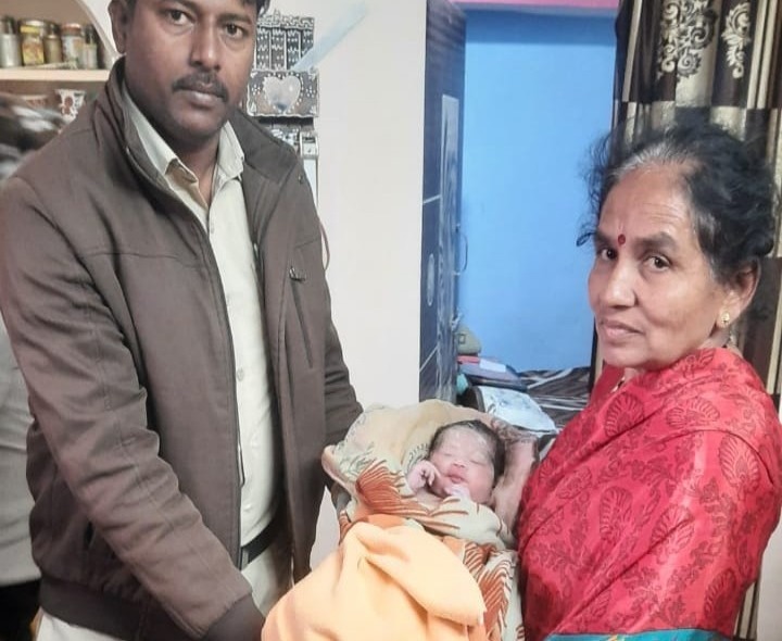 దారుణం.. పుట్టిన బిడ్డను వదిలేసిన తల్లి