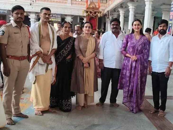 రాఘవేంద్ర స్వామిని దర్శించుకున్న ప్రముఖ హీరోయిన్