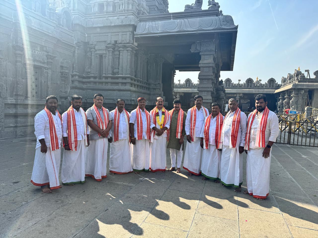 యాదాద్రిని దర్శించుకున్న నార్మల్  పాలకవర్గం