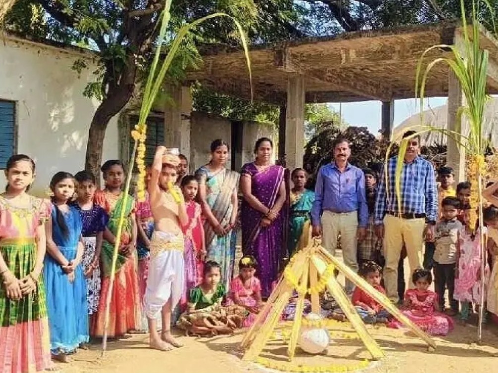 పాఠశాలలో ముందస్తు సంక్రాంతి వేడుకలు