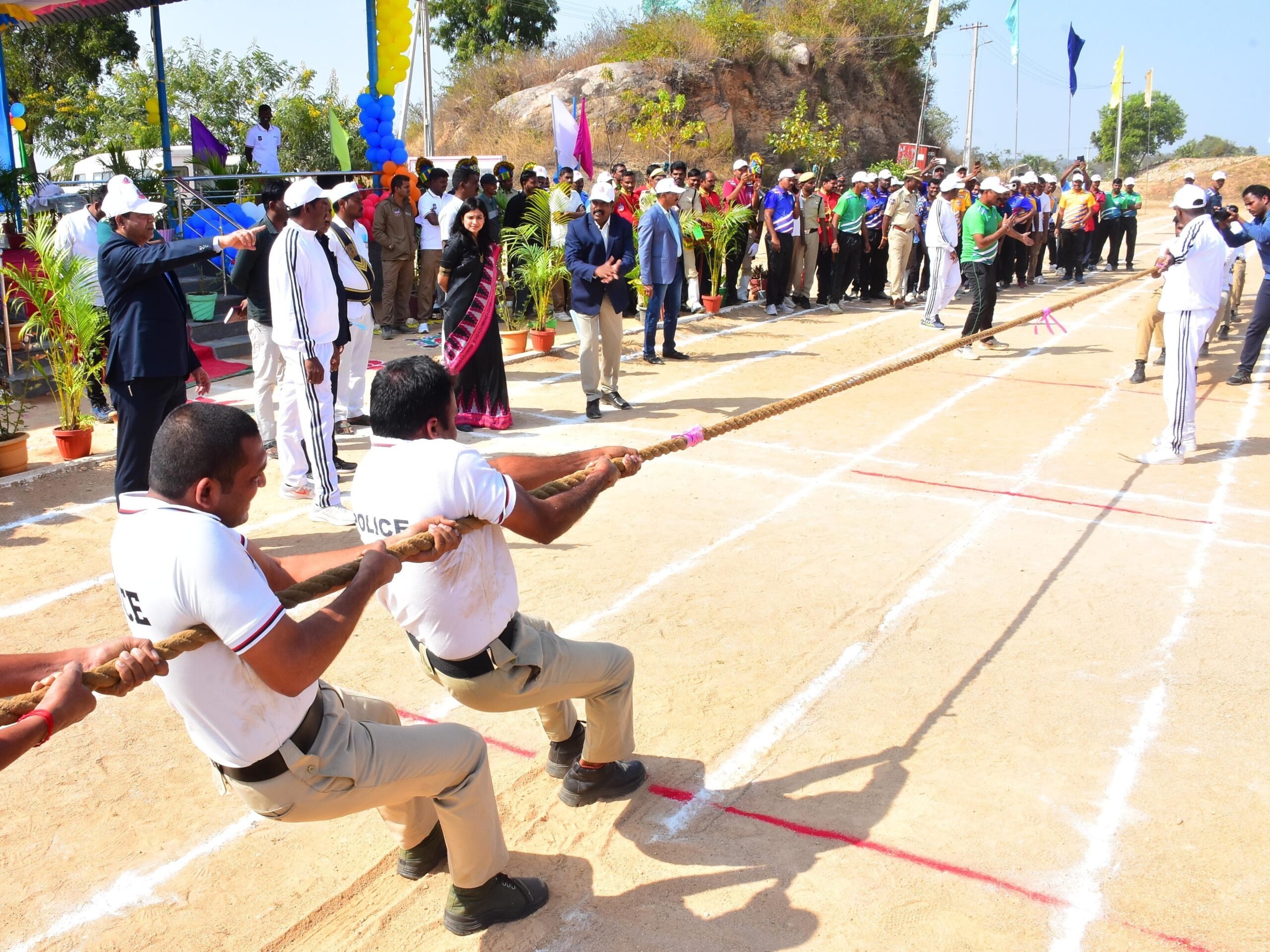 క్రీడలు స్నేహ భావం, శారీరక దారుఢ్యం కోసం   దోహదపడతాయి