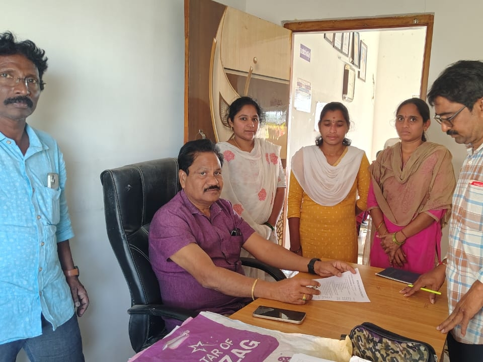 ముద్దూరు గ్రామ సచివాలయం ఆకస్మిక తనిఖీ