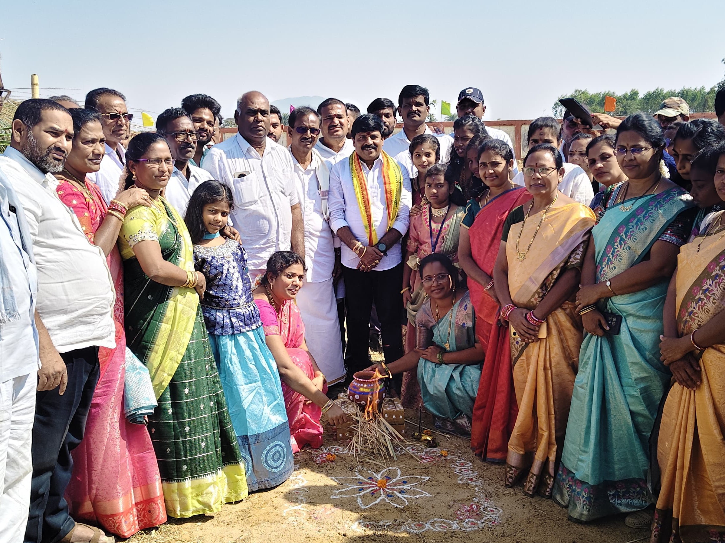 ముందస్తు సంక్రాంతి సంబరాల్లో పాల్గొన్న ఎమ్మెల్యే