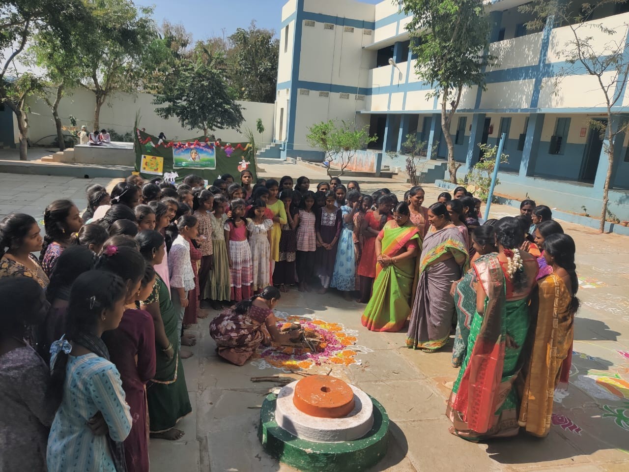 కోమటిపల్లి కేజీబీవీలో సంక్రాంతి సంబరాలు