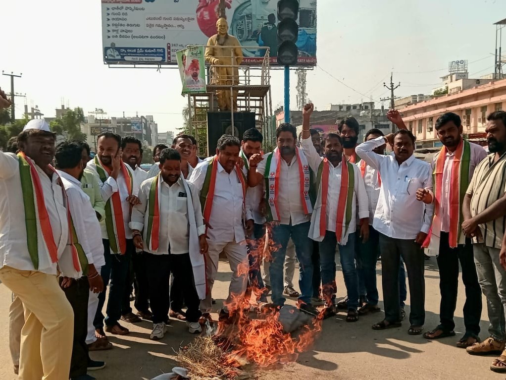 ‘సీఎంపై అనుచిత వ్యాఖ్యలు చేస్తే ఊరుకొం’