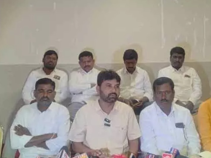 బీఆర్ఎస్ పార్టీకి జడ్పీ మాజీ వైస్ ఛైర్మన్ రాజీనామా