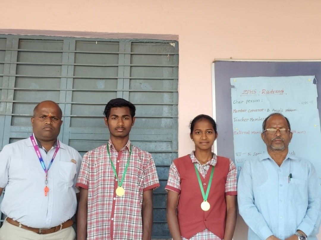 రాష్ట్రస్థాయికి ఎంపికైన విద్యార్థులు