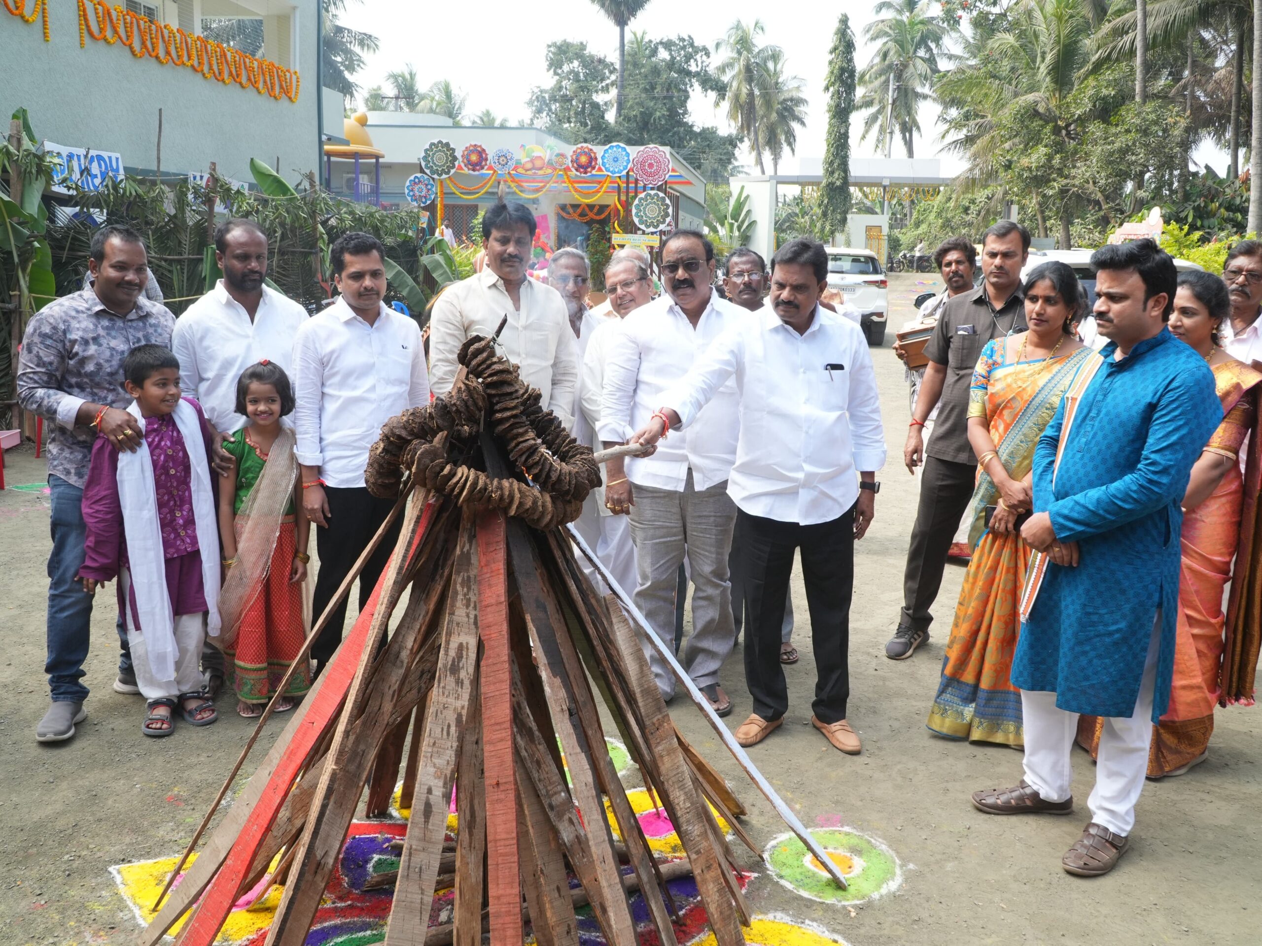 సంక్రాంతి వేడుకల్లో పాల్గొన్న ఎమ్మెల్యే ముప్పిడి