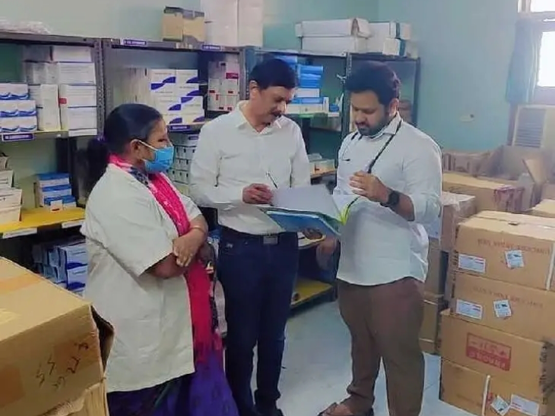 చింతకాని పీహెచ్సీని తనిఖీ చేసిన డీఎంహెచ్ఓ