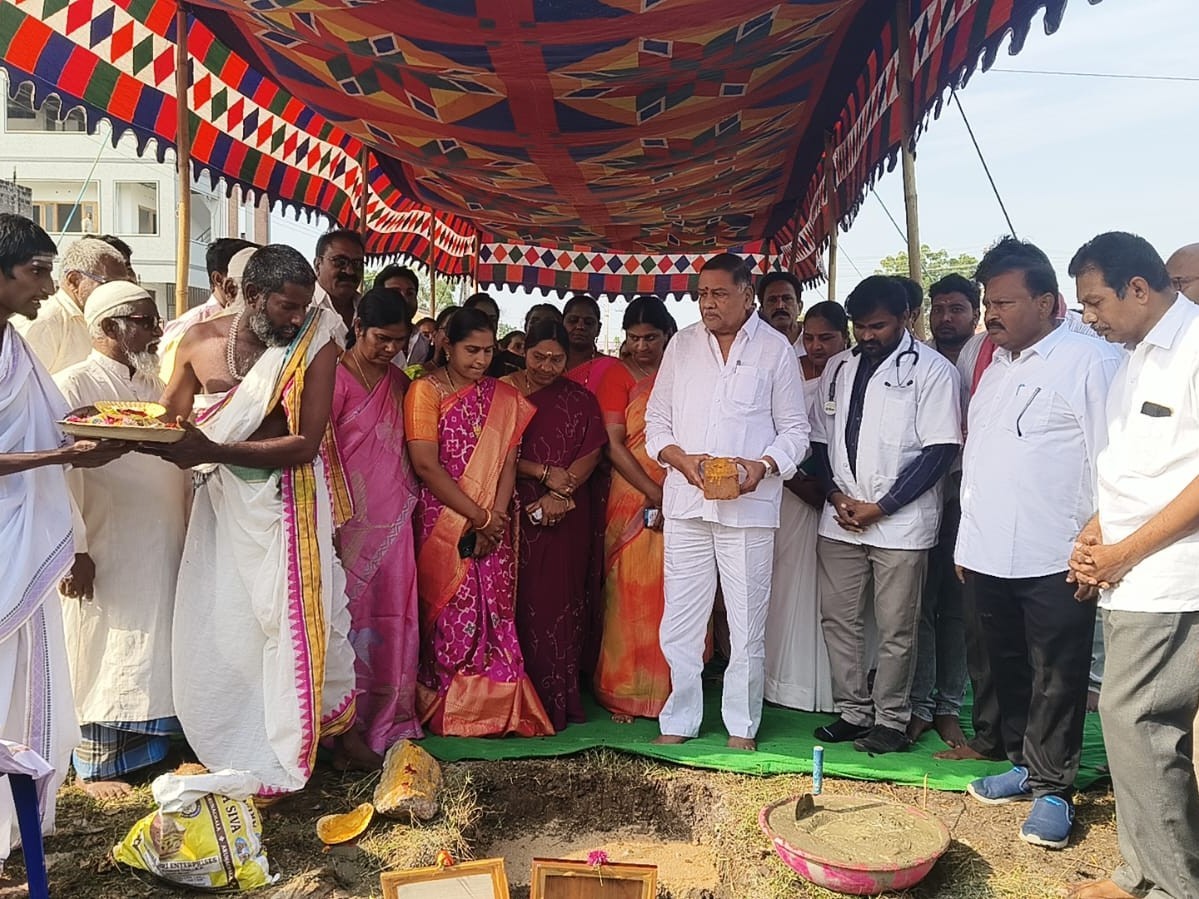 ఆరోగ్య కేంద్రం నిర్మాణానికి శంకుస్థాపన చేసిన ఎమ్మెల్యే