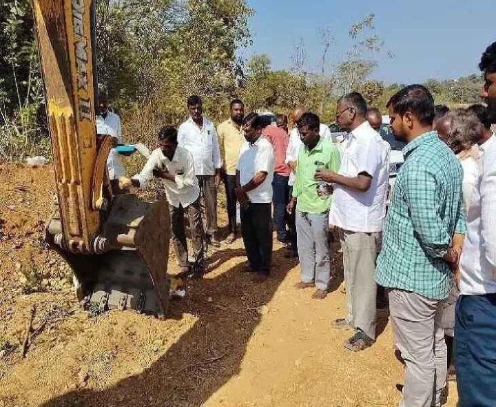 నాగసాన్‌పల్లిలో సీసీ రోడ్లకు భూమి పూజ