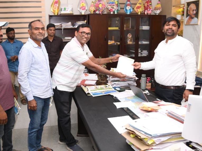 ఆలయ నిర్మాణానికి స్థలం కేటాయించాలని వినతి