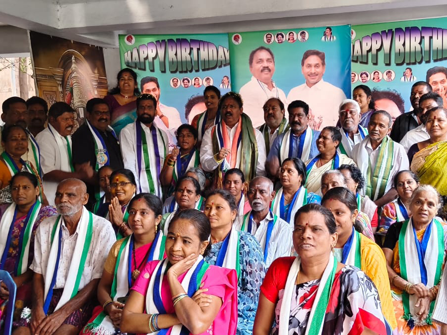 టీడీపీ నుంచి వైసీపీలోకి 100 కుటుంబాలు