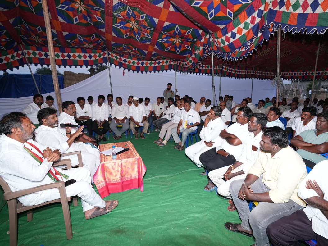 ముఖ్య నాయకులతో సమావేశమైన డిప్యూటీ సీఎం