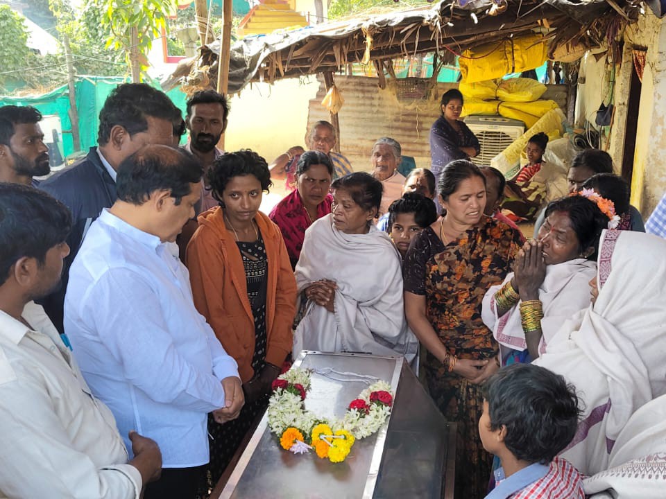 కార్యకర్తల కుటుంబానికి ఎల్లవేళలా అండగా ఉంటా: ఎమ్మెల్యే