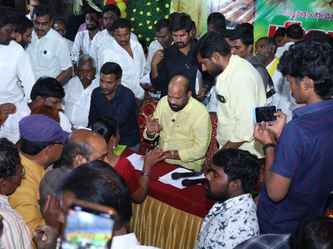 విద్య–వైద్యం ప్రజలకు చేరువే లక్ష్యం: యార్లగడ్డ వెంకట్రావు