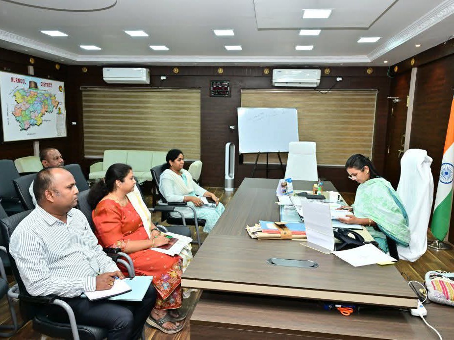 జిల్లాలో 5000 రిజిస్ట్రేషన్లు పూర్తి చేయాలి: కలెక్టర్