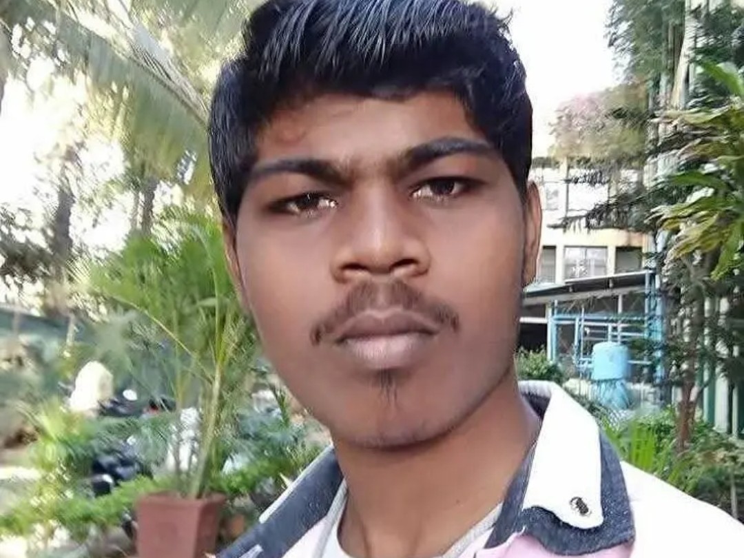 డివైడర్ను ఢీకొని కడప యువకుని మృతి