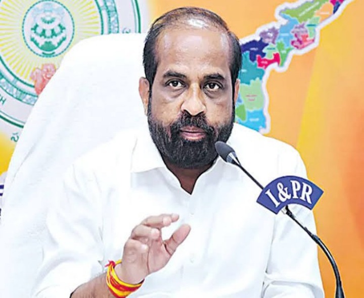 జగన్ మూడు ప్రాంతాల మధ్య చిచ్చుపెట్టారు: మంత్రి