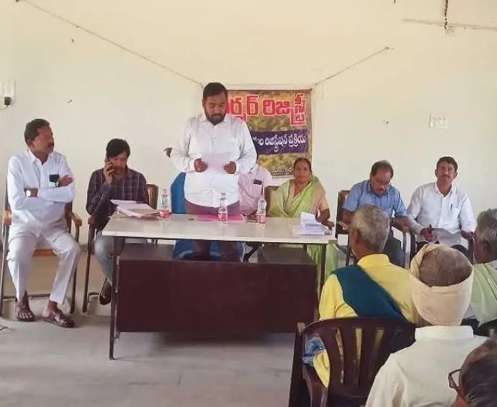 ‘సూరమ్మ ప్రాజెక్టు కాలువ పనులకు భూములు ఇవ్వాలి’