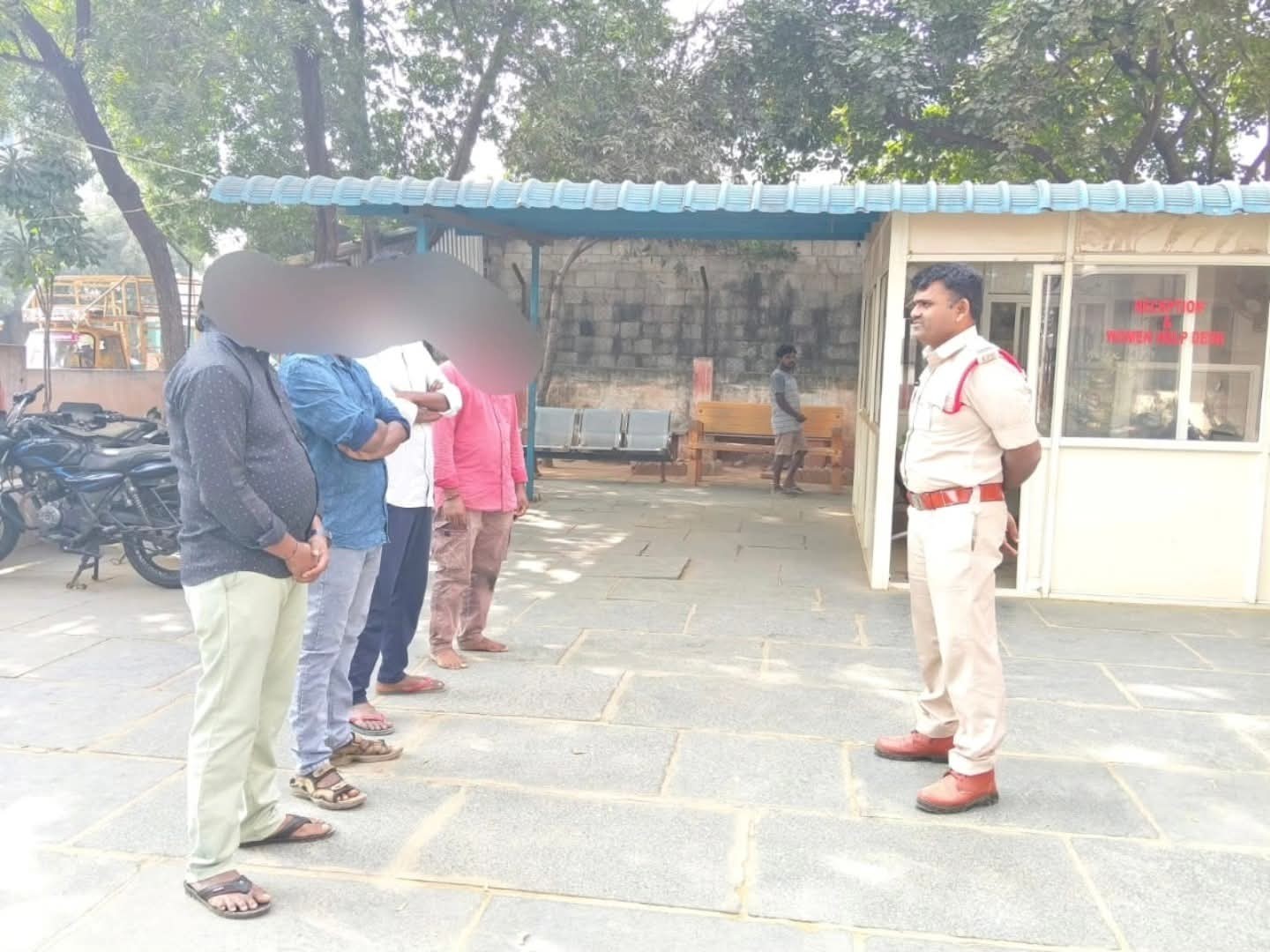 రౌడీ షీటర్లు, నేరచరిత్ర గల వ్యక్తులకు పోలీసుల కౌన్సిలింగ్