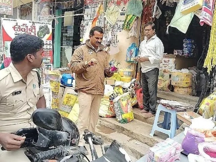 ధర్‌పల్లిలో పోలీసుల ఆకస్మిక తనిఖీలు