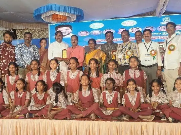 ఉత్తమ ప్రతిభ చూపిన మోతె తండా విద్యార్థులు