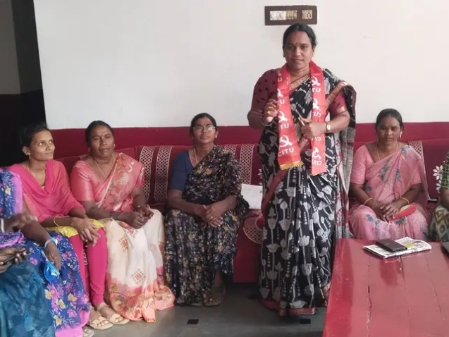 ‘మధ్యాహ్న భోజన బకాయిలు చెల్లించాలి’