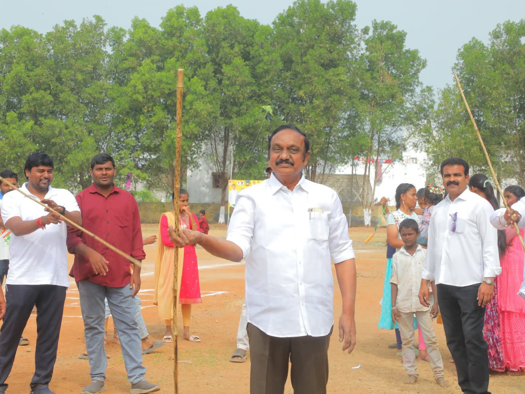 కర్ర సాము చేసిన ఎమ్మెల్యే అరవింద బాబు