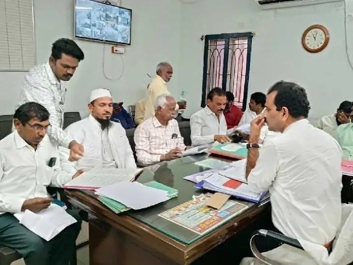 పలు పార్టీల అధ్యక్షులతో మున్సిపల్ కమిషనర్ సమావేశం