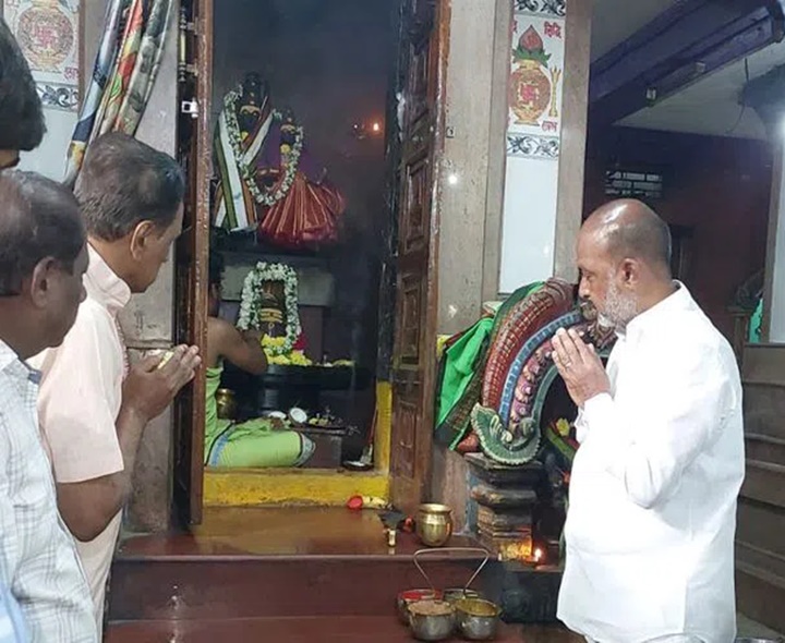 పంజాగుట్ట ఆల‌యంలో కేంద్రమంత్రి బండి సంజ‌య్‌